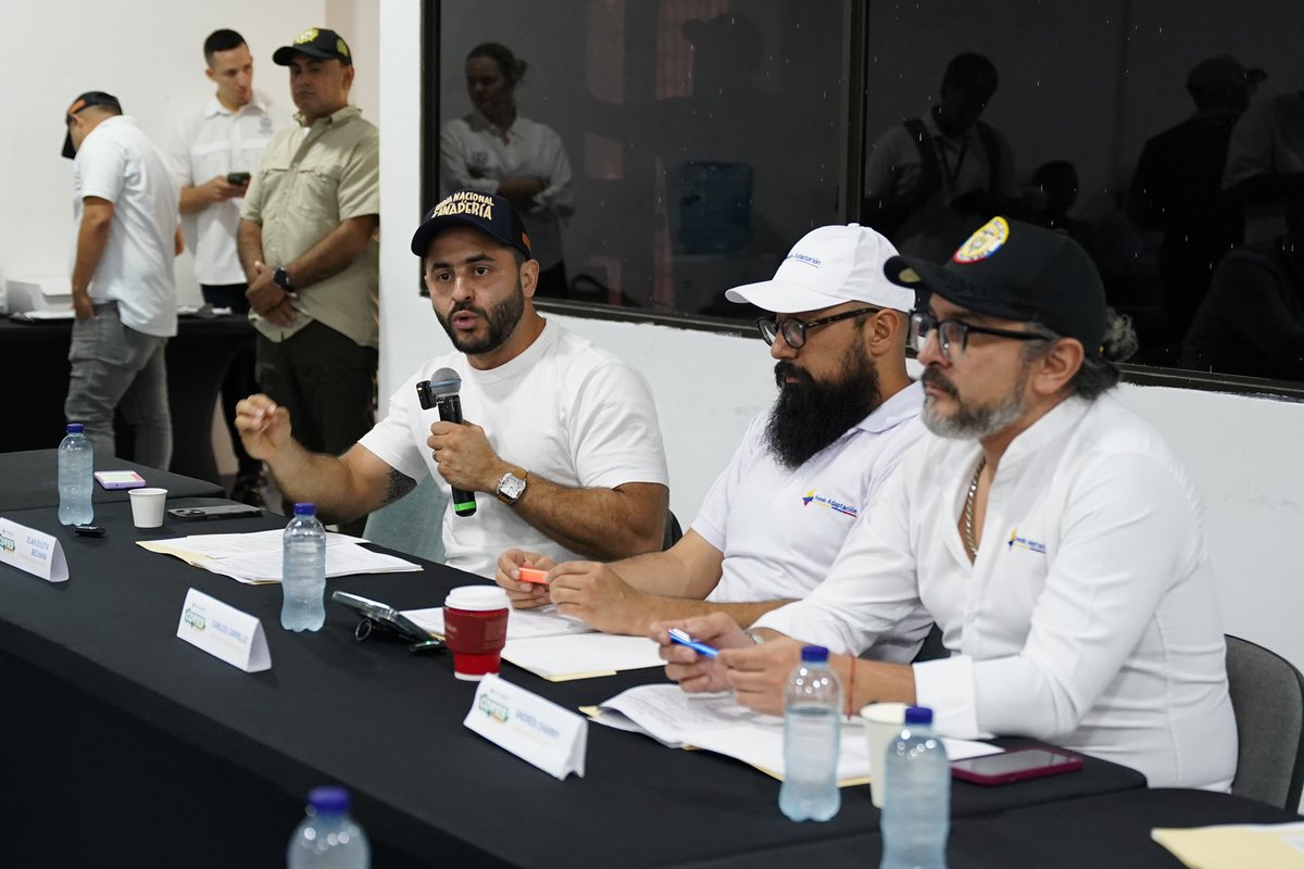 FondoAdaptacion's tweet photo. 1️⃣ #Aestahora el Fondo Adaptación lidera el Comité Regional de Seguimiento (CORES) en Montería, presentando la Estrategia de Desarrollo Socioeconómico que fortalecerá la cadena productiva del arroz en los 11 municipios de #LaMojana. 🌾🌿 https://t.co/WQp7SmXi5I