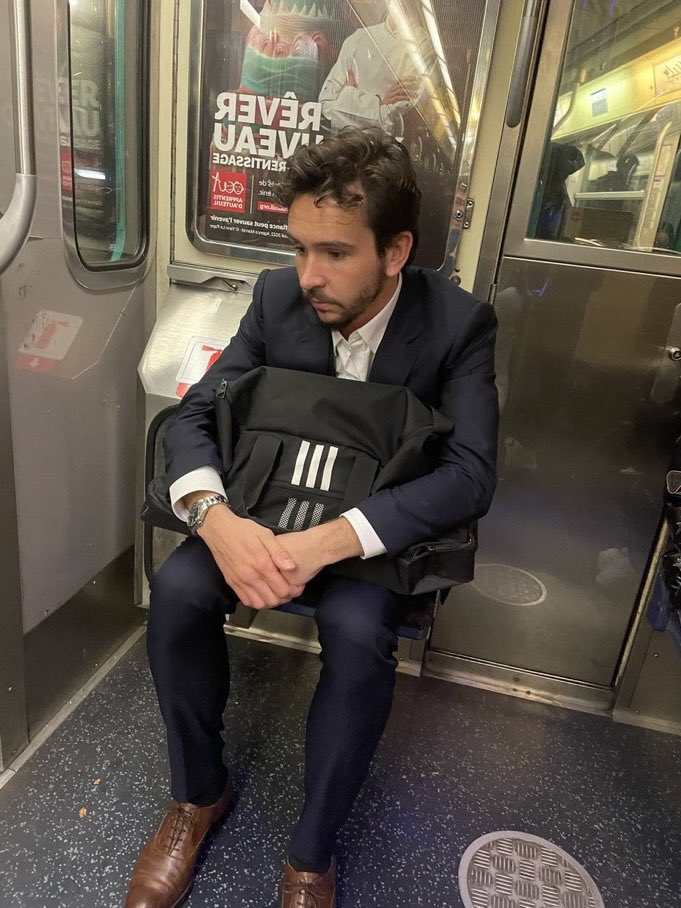 Quand tu as all in ton livret A dans la bourse après avoir perdu ton livret jeune en shitcoin 🥹