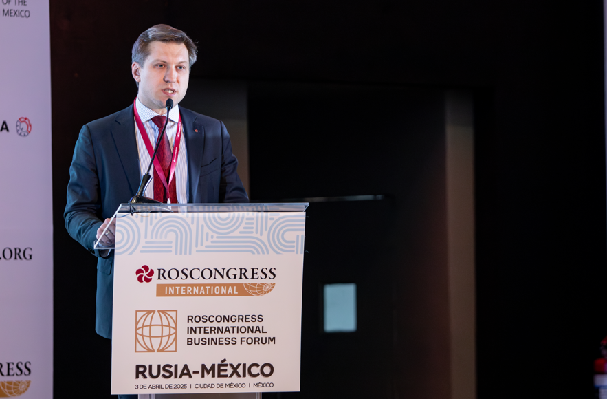 GlobalEnergyMEX's tweet photo. 🚨#COBERTURA | Empresas rusas buscan #alianzas con @Pemex para la explotación de #petróleo pesado en México y exploran oportunidades en el #sectorminero, según Aleksandr Abrámov, representante comercial de la @EmbRusiaMexico. 

@en_roscongress  

https://t.co/MktVaPlBzO https://t.co/4LV6cpkJq2