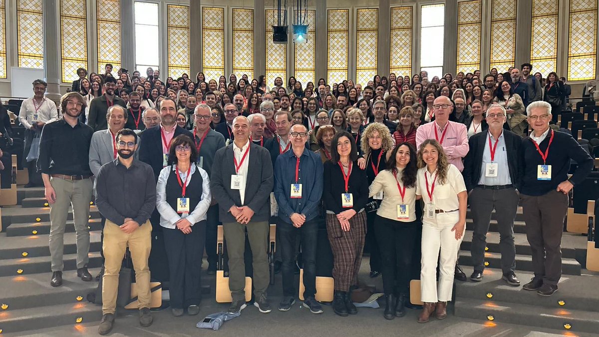La <a href="/SCReuma/">Societat Catalana de Reumatologia</a> celebra hoy la cuarta edición de la Diada de Reumatología, podéis seguirlo a través de #DiadaReuma25. Un éxito de convocatoria con más de 260 inscritos. ¡Enhorabuena!