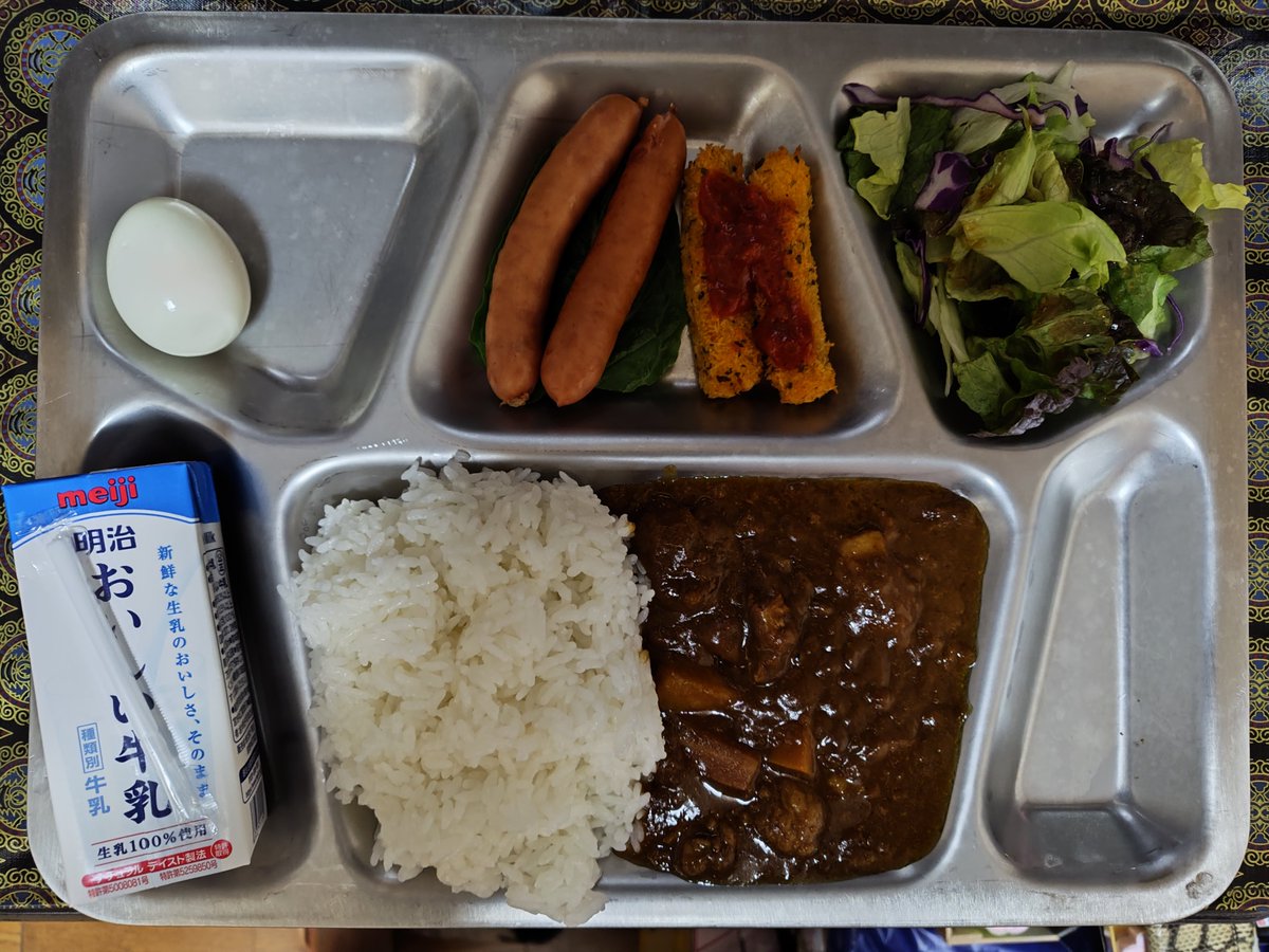 takagrip's tweet photo. 04/04/2025 最近サボり気味の自炊を再開。

昼食: ビーフカレー辛口。レタスサラダ、ウインナー焼き、チーズ揚げ、ゆでたまご。

夕食: 白米、海老フライ、レタスサラダ、お吸い物。 https://t.co/Qk50rHFHhZ