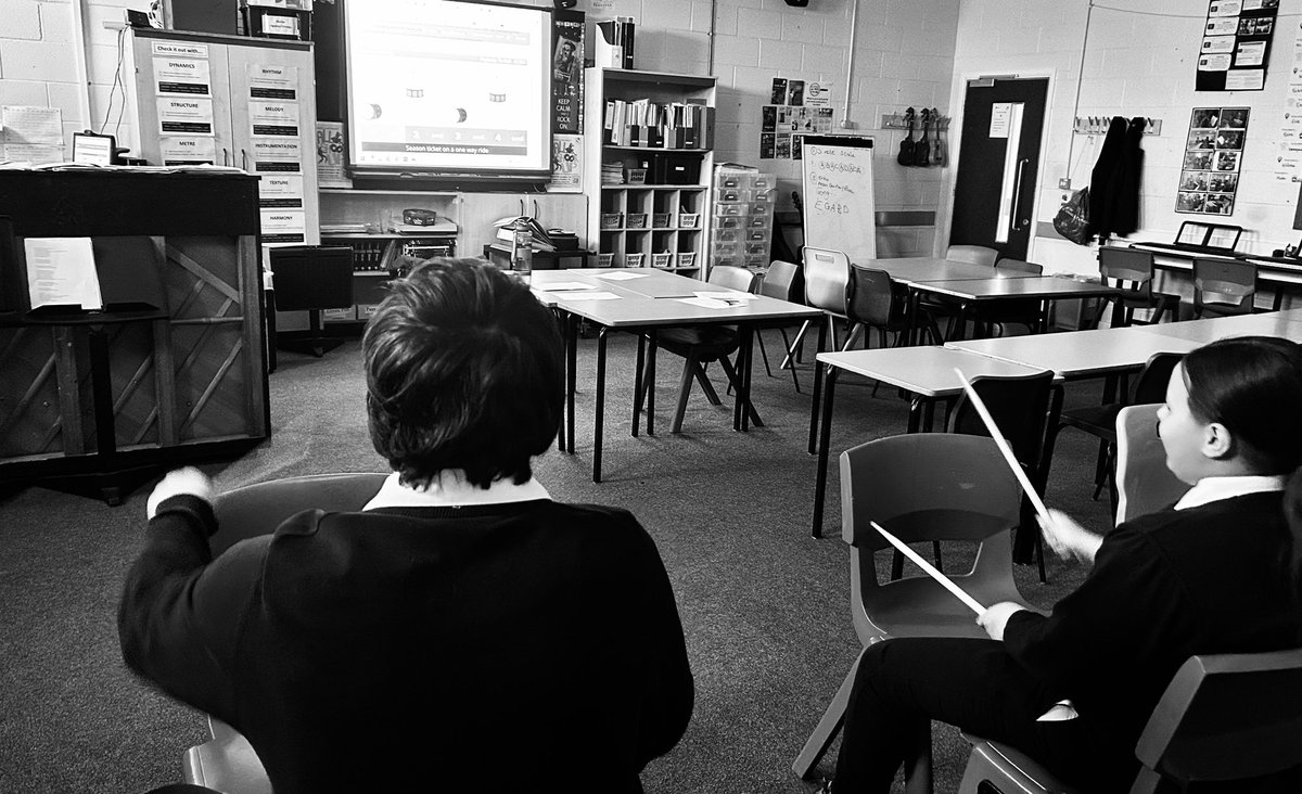 KS3 Link Music students (and staff) have been really enjoying chair drumming as part of our warm up routines this term! <a href="/musicalfutures/">Musical Futures</a> <a href="/ArtFormsLeeds/">ArtForms</a>