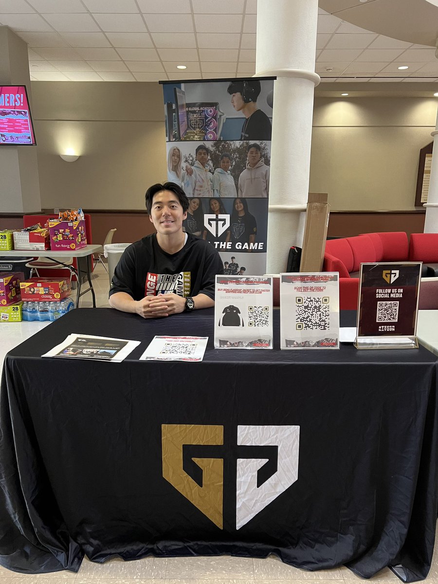 We highly encourage you to visit the Gen.G table and speak with Jasper for insights about the esports scene, events, mentorship, and more! 

Don’t miss out on this opportunity! Jasper will only be here for today so swing by and ask about their abroad program! 🐯🔥