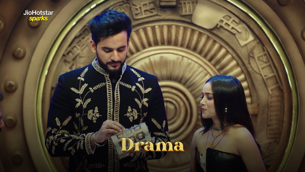 JioHotstar's tweet photo. Greed, trust and a whole lot of #Abhisha. The Grand Finale couldn’t get better!!
Watch the Game of Greed finale now!

Watch for free https://t.co/e8kj7FOQq9 

#GameOfGreedOnJioHotstar #JioHotstar #JioHotstarSparks #InfinitePossibilities https://t.co/NMS2i9BFr9