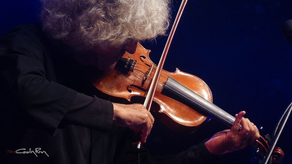 ＴＯＵＲ ２０２５
𝐒𝐮𝐥 𝐒𝐢𝐭𝐨 𝐔𝐟𝐟𝐢𝐜𝐢𝐚𝐥𝐞 𝐥'𝐞𝐥𝐞𝐧𝐜𝐨 𝐢𝐧𝐭𝐞𝐫𝐚𝐭𝐭𝐢𝐯𝐨 𝐝𝐞𝐢 𝐜𝐨𝐧𝐜𝐞𝐫𝐭𝐢. 𝐃𝐚𝐭𝐞 𝐚𝐠𝐠𝐢𝐨𝐫𝐧𝐚𝐭𝐞 𝐢𝐧 𝐭𝐞𝐦𝐩𝐨 𝐫𝐞𝐚𝐥𝐞.  angelobranduardi.it