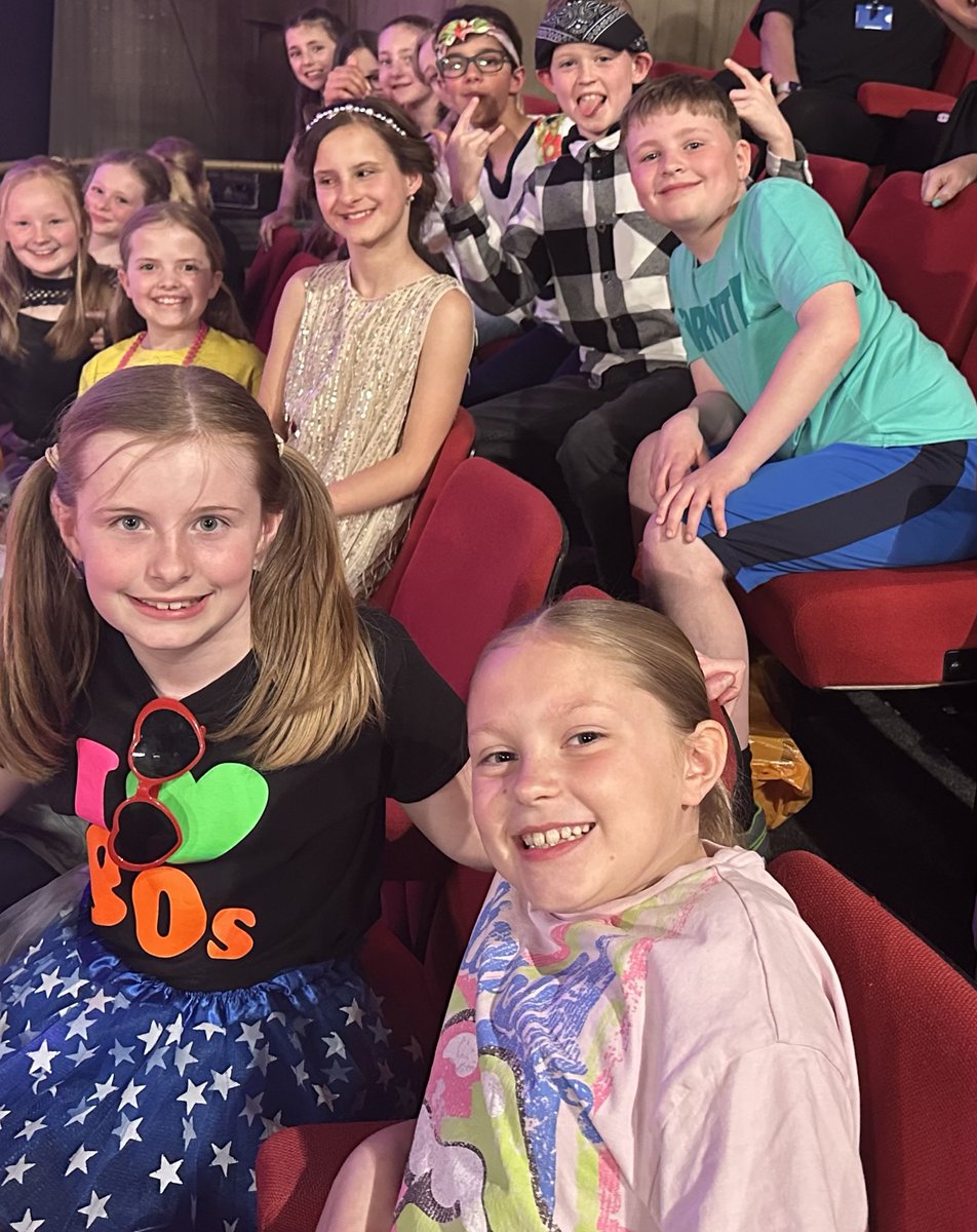 ⭐️Performing at the Parr Hall⭐️
Well done to 13 members of Year 5 who took part in the Primary Arts Network performance at the Parr Hall. 
As part of the show, pupils danced the Charleston, hip-hop, disco and finished with some contemporary Fortnite moves! 
Great work everyone!