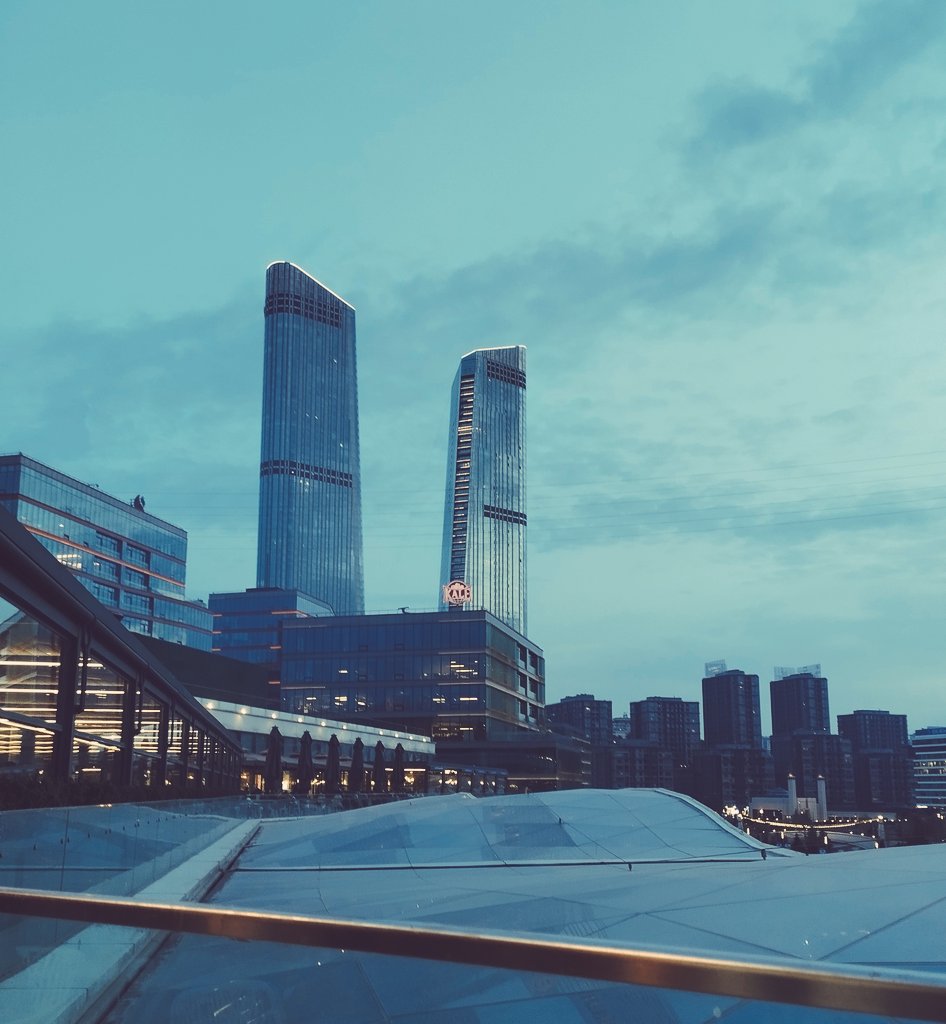 İyi akşamlar iyi yürekli canlar 
🍥📢🍥
Hilebazların en büyük marifeti yalanlarına özenle giydirilmiş dürüstlük kılıfıdır..
c.mordağlı
#şiirimsi