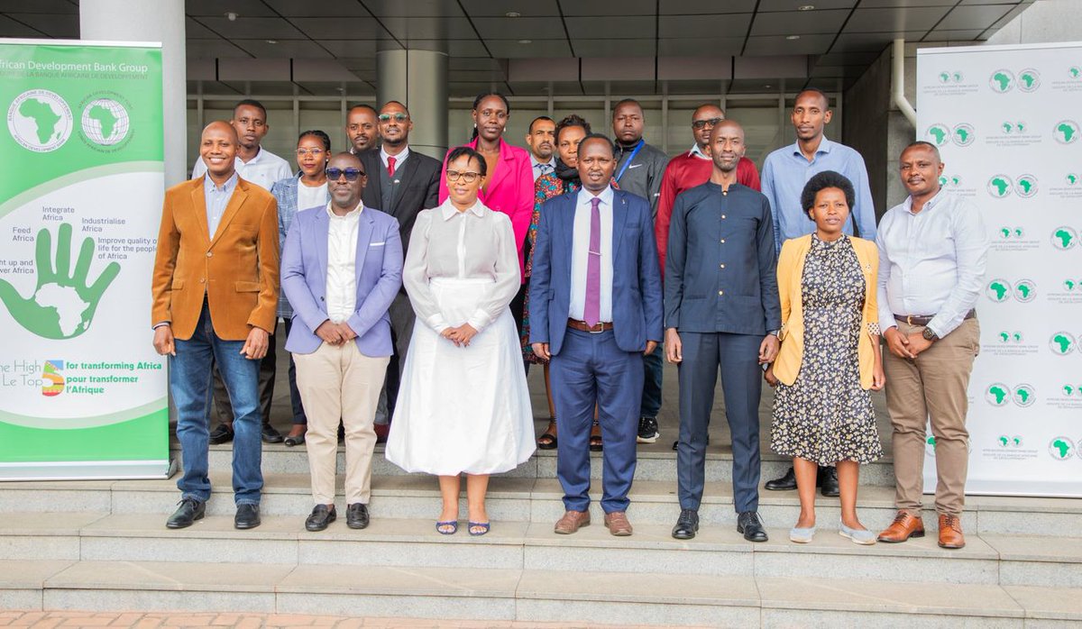 Guverinoma y’u #Rwanda ifatanyije na Banki Nyafurika Itsura Amajyambere byatangije umushinga wo guteza imbere ibikomoka ku mpu mu Gihugu.

Uyu mushinga uzongerera agaciro ibikomoka ku mpu no gutanga  akazi, uzibanda ku kwagura ibikorwaremezo, kongera uruhare rw’abikorera no
