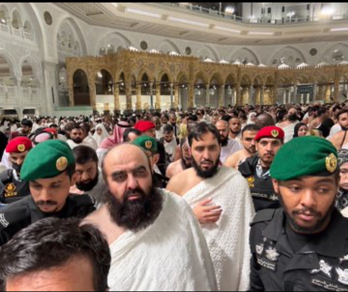 د ا ا ا د بهرنيو چارو وزير مولوي اميرخان متقي سعودي عربستان ته په سفر تللی.
دا سفر د دواړو هيوادونو د نيکو اړيکو د لا پياوړتيا لپاره مهم ګام دی.
د سعودي عربستان د چارواکو له لوري د وزير صاحب دروند استقبال او عالي پروتکول د یاد هیواد د ښه نيت او ښو اړيکو څرګندویي کوي.