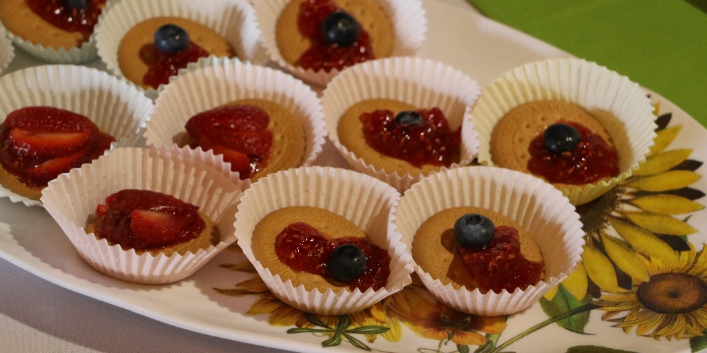 F2FPicnicNC's tweet photo. We make sweet memories 🍰 at Farm to Fork picnics! Enjoy these mouth-watering pictures of desserts from last year's event! Join us this year in savoring more sweets! Get Tickets: https://t.co/gl5AL54sJA

Featured: @viderichocolate @parlourdurham @durhamtoffee1 #MrsRuthsJams https://t.co/hwBJPzYUkQ