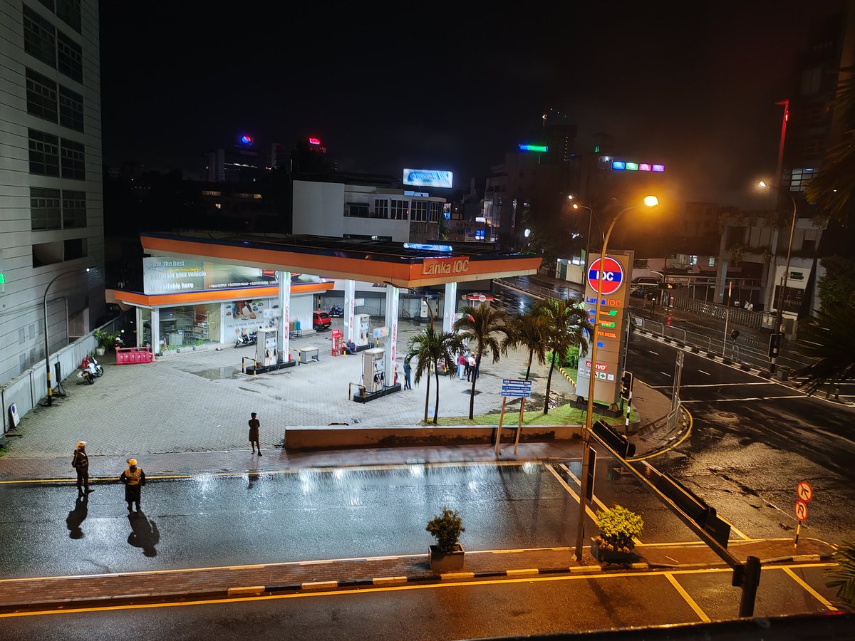 The last time this road was this empty was during Covid lockdown.
Colombo prepares to welcome <a href="/narendramodi/">Narendra Modi</a> | #lka #SriLanka