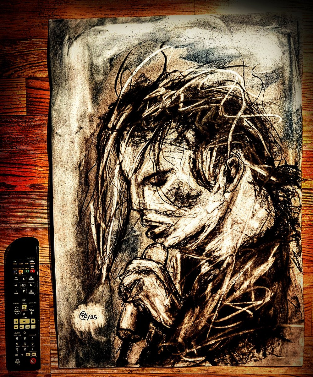 Popstar Michael Jackson. Great Guy 🌻 Hier der Zauber einer Kohlezeichnung auf DIN A2. So wild ❤️ So schön. So genial. Schwarz-Weiß Höhepunkt 💋

#drawing #draw #zeichnen #zeichnung #pencilakt #coaldrawing #kohlezeichnung #MichaelJackson