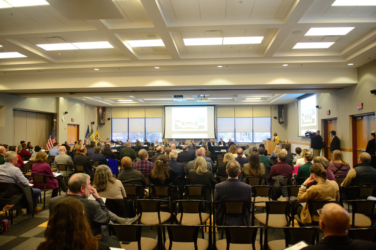 MonroeCC's tweet photo. MCC was honored to host @flxfwd at the Brighton Campus earlier this week. President @DrDeAnnaBNanna, FLREDC Co-Chair, spoke about several new projects. It was a great opportunity to connect with local leaders and discuss economic growth in our region. Together, we are unlocking opportunities for the community!
#UnlockingOpportunity