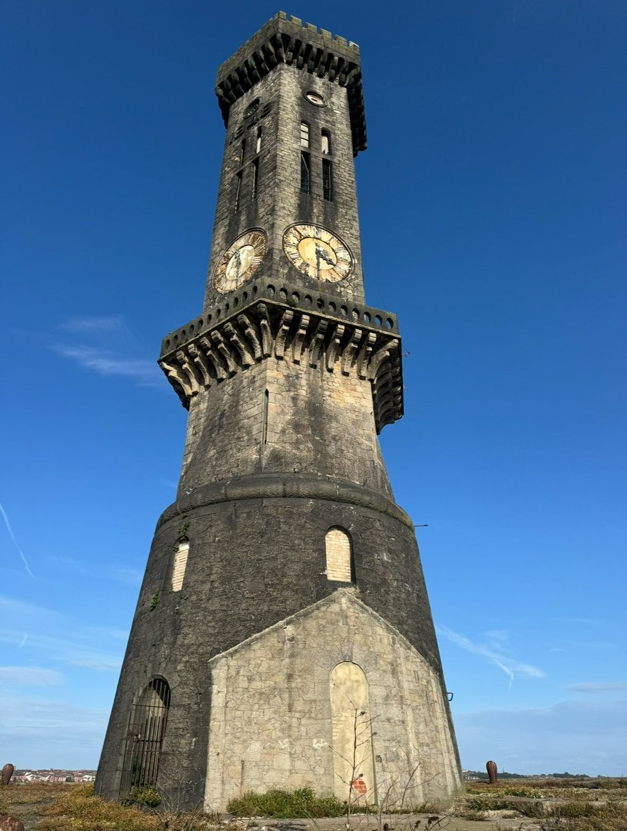 maxdog1967's tweet photo. @LiverpoolVista One of my favourite Liverpool sights. Lucky got up close and personal early one morning https://t.co/kaJHa20Yvt