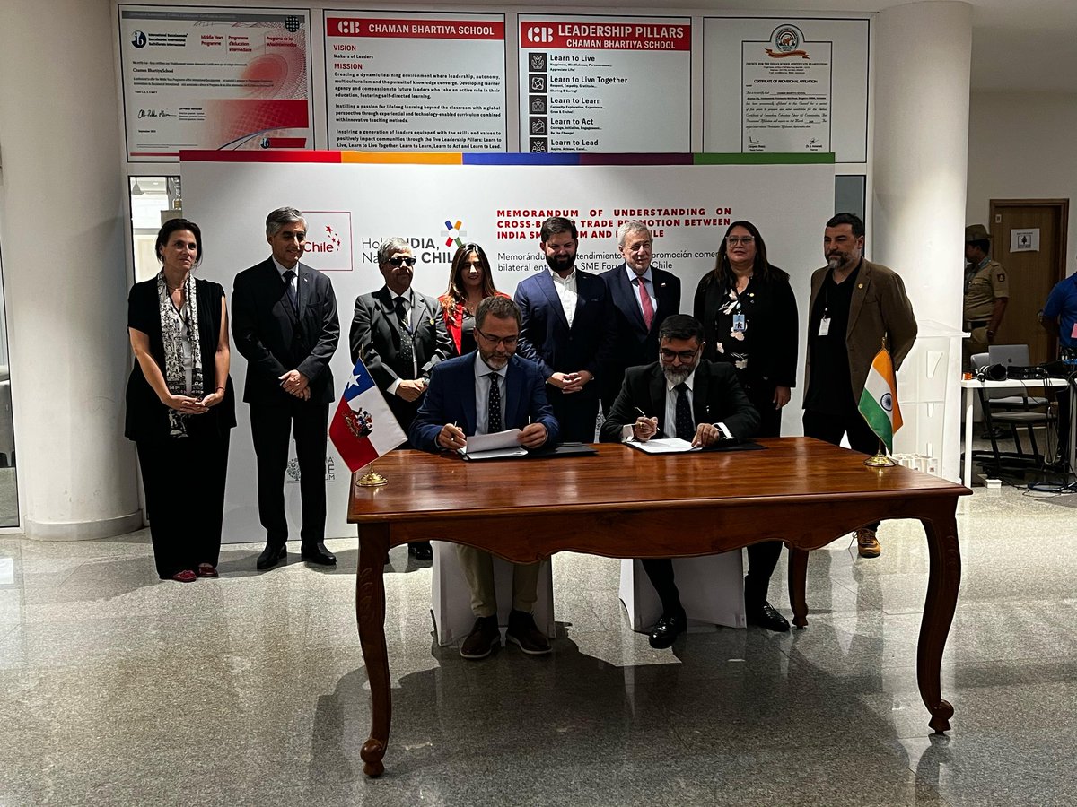 𝐒𝐭𝐫𝐞𝐧𝐠𝐭𝐡𝐞𝐧𝐢𝐧𝐠 𝐆𝐥𝐨𝐛𝐚𝐥 𝐏𝐚𝐫𝐭𝐧𝐞𝐫𝐬𝐡𝐢𝐩𝐬!
Prochile and India SME forum signed an MoU of cooperation and collaboration to promote bilateral trade in the presence of the Chilean President HE Mr. Gabriel Boric, along with the Key Ministers of his cabinet