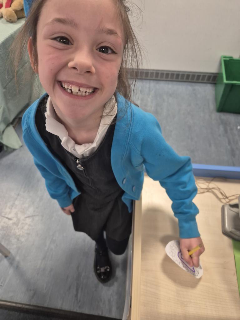 1JB_HCPLA's tweet photo. We finished our History Toys topic by making our own Victorian toys! The children had a go at making and playing with spinning tops and thaumatropes! @HighCragsPLA https://t.co/mZ2CsHjmPH