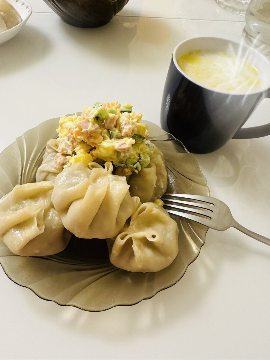 Benauln's tweet image. Өлсөөдээн 😁