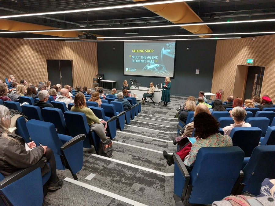 University of Suffolk English (@uosenglish) on Twitter photo Are you interested in studying our #MA Creative and Critical Writing? Chat with our course leader at our next #postgrad open event <a href="/UniofSuffolk/">University of Suffolk</a>! #study #WritingCommunity #creative
📅 4-7pm, Weds 30 April
🏢 Waterfront Building, Ipswich
📒 Book: uos.ac.uk/pg-open-evenin… Are you interested in studying our #MA Creative and Critical Writing? Chat with our course leader at our next #postgrad open event <a href="/UniofSuffolk/">University of Suffolk</a>! #study #WritingCommunity #creative
📅 4-7pm, Weds 30 April
🏢 Waterfront Building, Ipswich
📒 Book: uos.ac.uk/pg-open-evenin…
