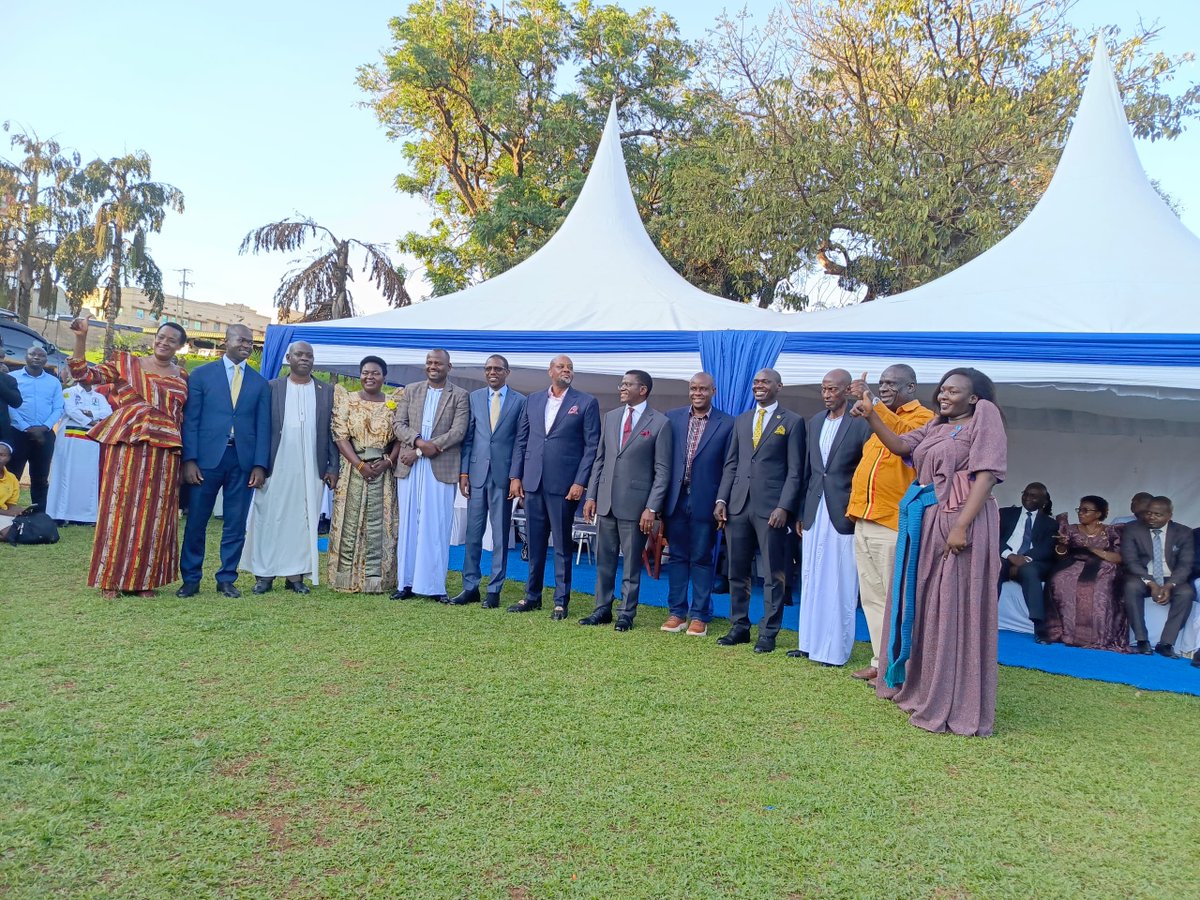 I, along with PLU CEC leaders and  other PLU supporters, paid a courtesy visit to Bulange Mengo, where we warmly welcomed by the Katikiro, Owek. <a href="/cpmayiga/">Charles Peter Mayiga</a>. We delivered kits  in support of the Kabaka Birthday Run.". Sabasajja Kabaka awangale!
<a href="/mkainerugaba/">Muhoozi Kainerugaba</a> @BugandaOfficial .