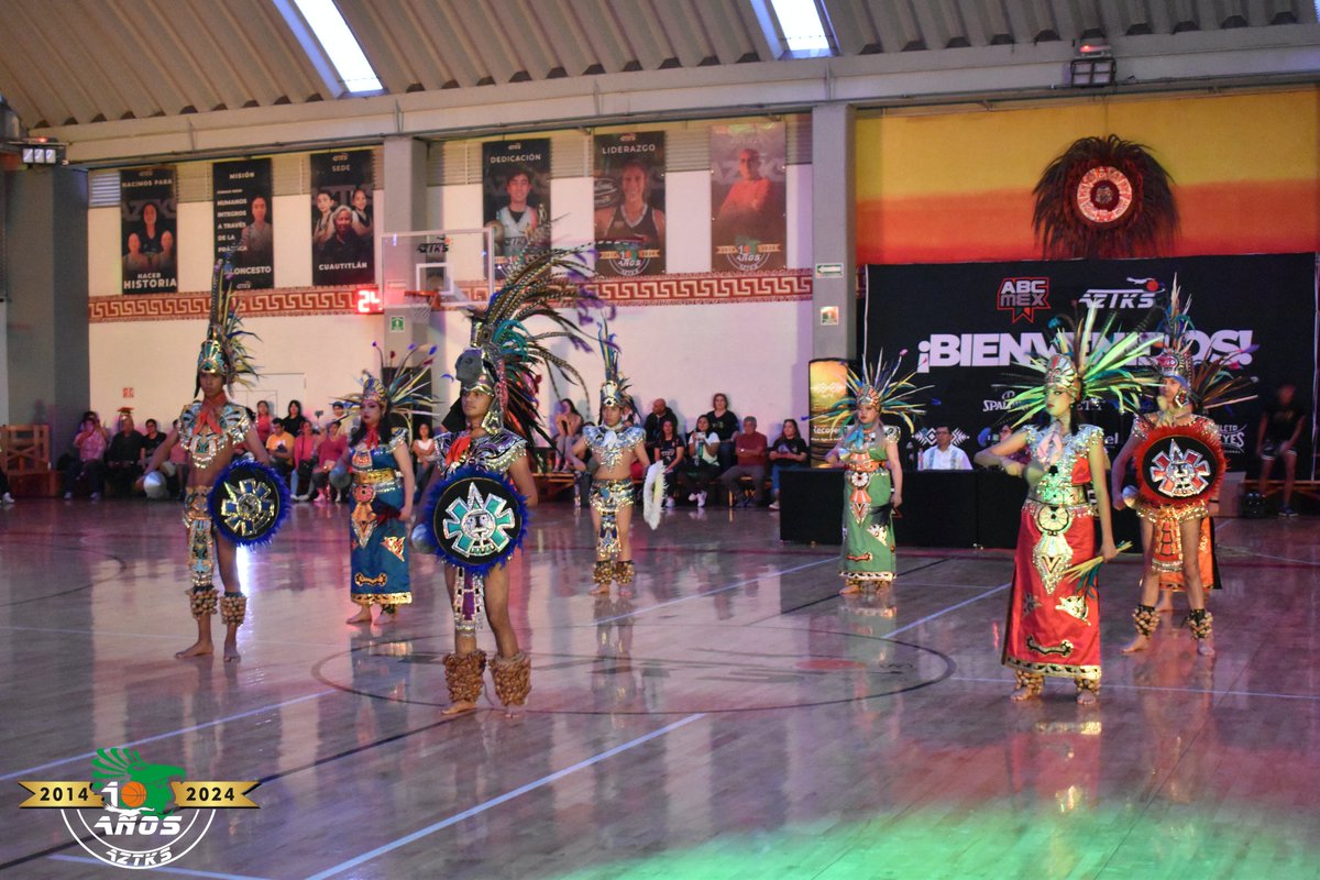 Aztks_Club's tweet photo. Arrancó el Nacional de Academias de la ABCMEX en el Domo Cleto Reyes 🔥💪🏻
Con cuatro encuentros y nuestra casa llena en la inauguración, estamos listos para vivir las emociones que nos deparen los encuentros 😍👏🏻
#ABCMEX #SomosAztks #basketball #academias https://t.co/rIP6bcOfuE