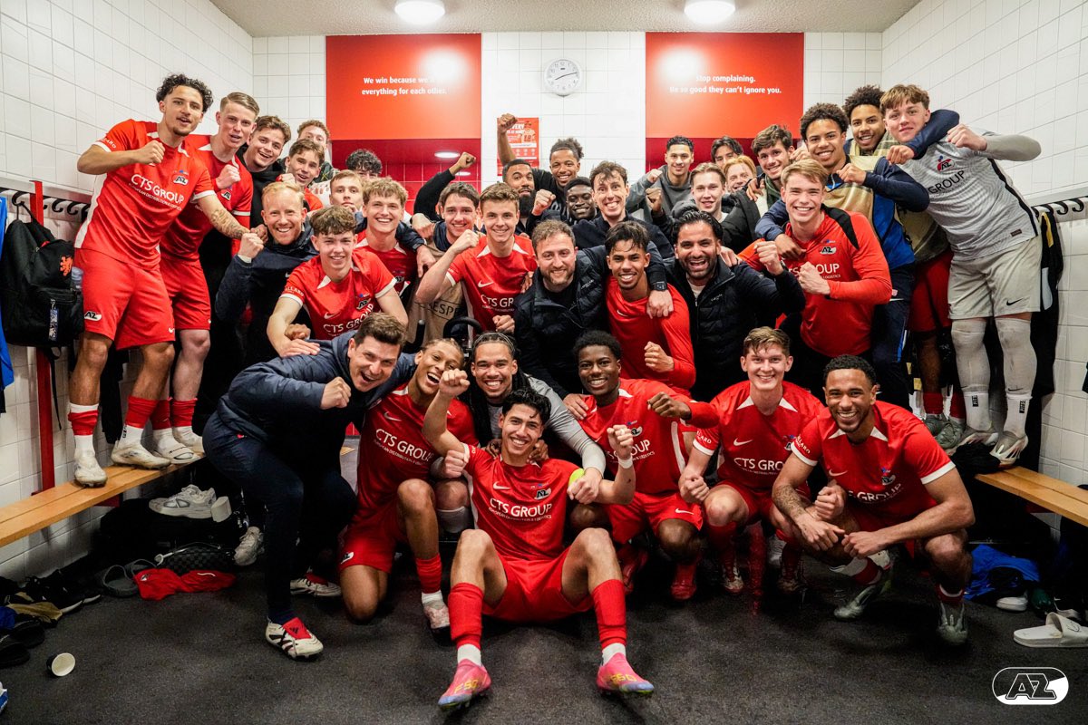 These guys are awesome! SEMI-FINALS, HERE WE COME!

𝙏𝙝𝙚 𝙐𝙀𝙁𝘼 𝙔𝙤𝙪𝙩𝙝 𝙇𝙚𝙖𝙜𝙪𝙚 𝙘𝙤𝙣𝙩𝙞𝙣𝙪𝙚𝙨…💫

<a href="/AZAlkmaar/">AZ</a> | <a href="/UEFAMensYouth/">UEFA Men's Youth</a>