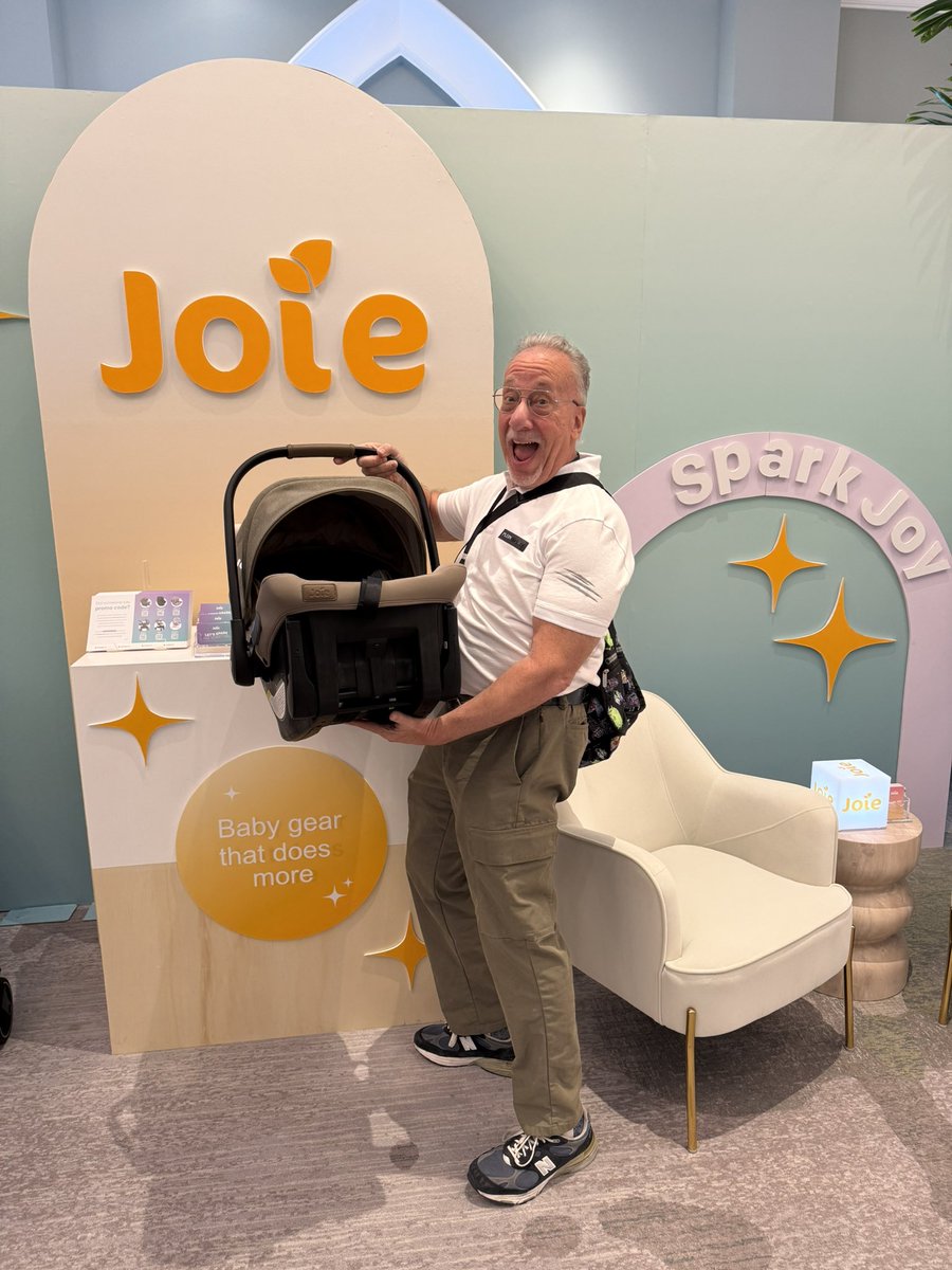 gaynycdad's tweet photo. No, not for me, not yet! @joiebaby_usa @mom2summit #mom2summit https://t.co/hQsOyI7Amd