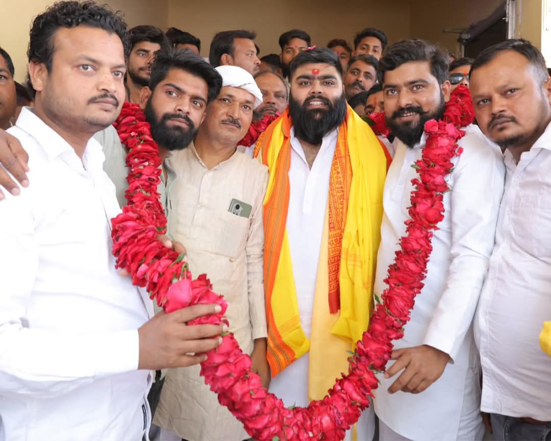 Chandreshdixit_'s tweet photo. जन्मदिन की बहुत शुभकामनाएं भाई

दीर्घायु सुखद एवं समृद्धशाली जीवन की मंगलकामनाएं
@AkashPandey_BBK https://t.co/3D0jhScw61