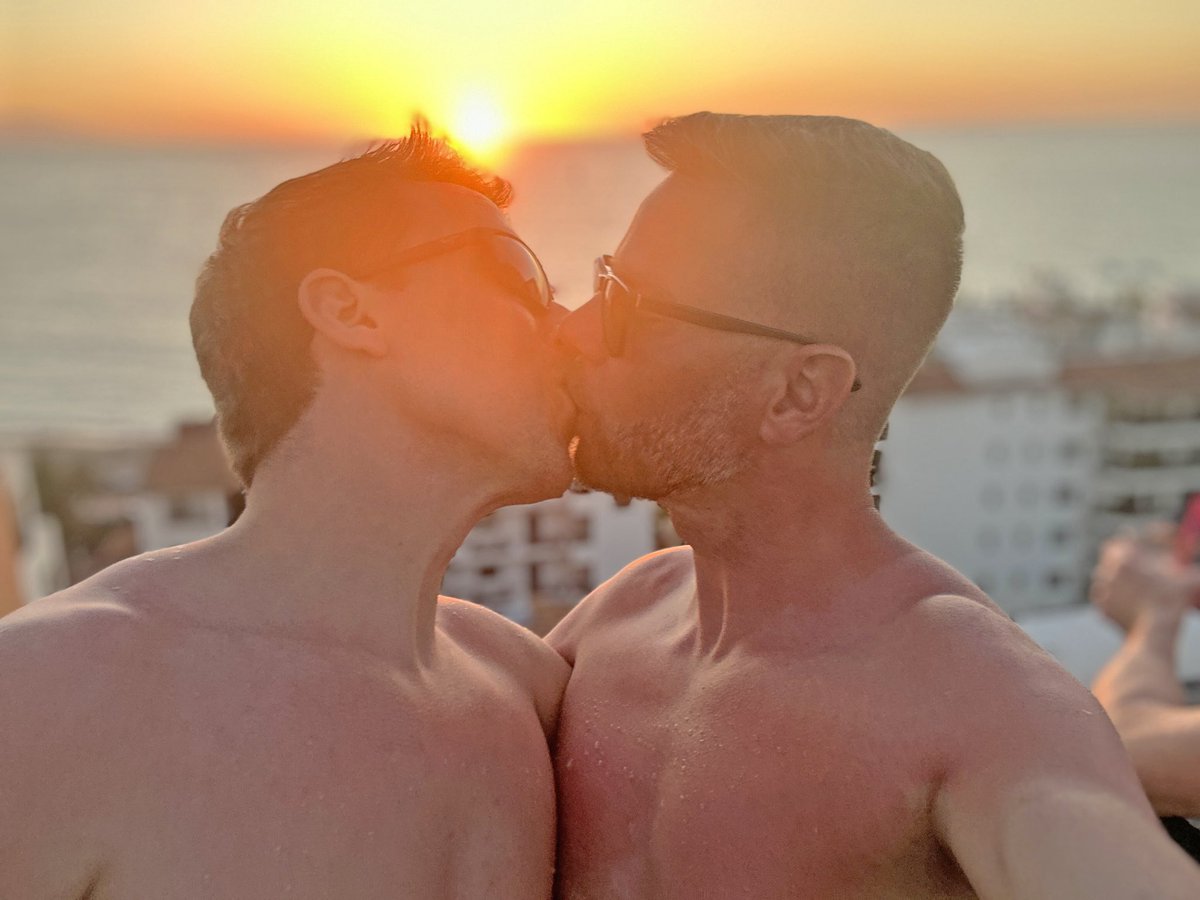 br_webb's tweet photo. Sunburnt, smitten, and slightly scandalous.
#HomoCultureTour #TrystHotels #VacationBoyfriend #PuertoVallarta #GayKiss #ilovegay #GayTravelGoals #BeachBoys #SunKissed #Scandalous #GayInPV #TravelGays #pvnights #gaylife #gayfollow #gaycute #gaystud #zaddy #gaytravel #gaycation https://t.co/UGTXfU44tX
