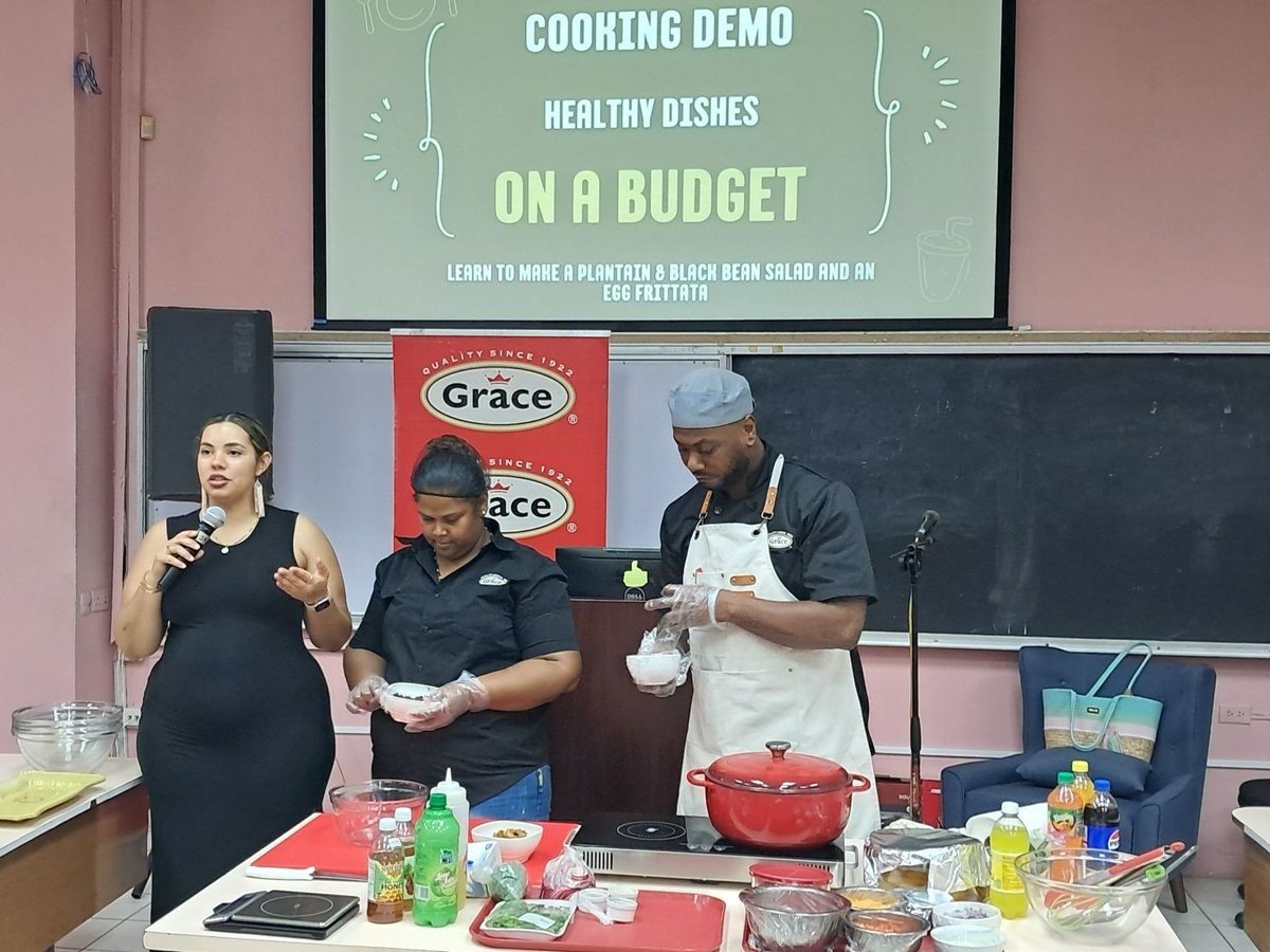 Flashback! At the Dying to Be Beautiful Symposium (Dec 2024), Holistic Chef Danya Smith shared tips on healthy eating with local, seasonal produce and budget-friendly meal planning. 🥗✨ 

Check out the full article: cutt.ly/dtbb-highlight #HealthyEating #BudgetFriendly #UWIMona