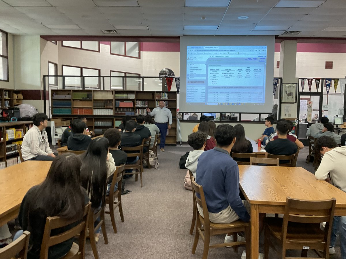 CTELFCISD's tweet image. Thank you, Blanket Retirement Services, for presenting to our mechatronics students about retirement and investing. Your insights are instrumental in preparing our students for their future. With our mechatronics program, they can look forward to starting salaries of $75,0000.