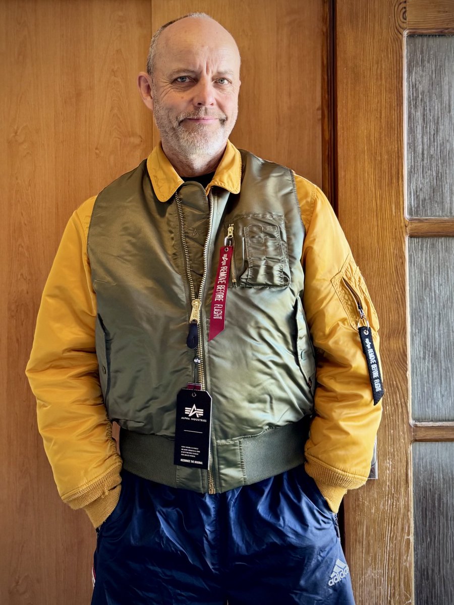 Ubootman2's tweet photo. Overtagged. #alpha #alphaindustries #alphajacket #alphabomber #bomber #jacket #bomberjacket #bombervest #bombergilet #nylon #nylonjacket #bomberman #removebeforeflight #rbf #nylonfreak #bearded #beardegay #beardedman #beardedguy #gearfetish #nylonfetish #militaryfashion https://t.co/UnksccIZdn