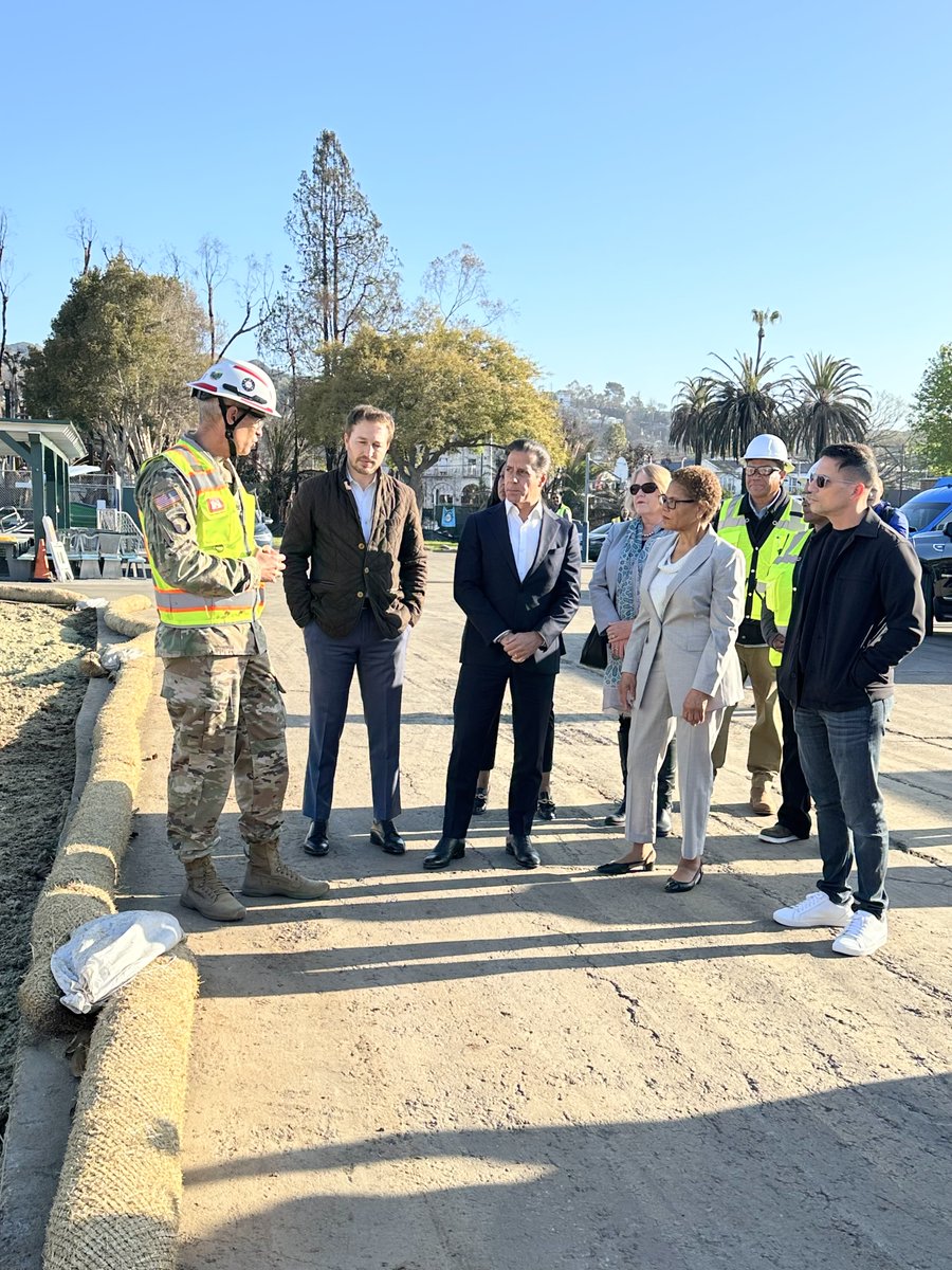 LAUSDSup's tweet photo. Today is a powerful reminder of what we can achieve together as a community. United by purpose and guided by care, we are beginning the vital work of stabilizing and rebuilding all three Palisades school sites—laying the foundation for a stronger future. We extend our heartfelt thanks to @MayorOfLA Karen Bass, U.S. Army Colonel Brian Sawser, the U.S. Army Corps of Engineers, the Board of Education—especially Board Member Nick Melvoin—Parent Jon Brown and the many dedicated parents.

We remain fully committed to addressing every environmental concern with urgency and care—ensuring safe, healthy, and thriving learning environments for every student.
