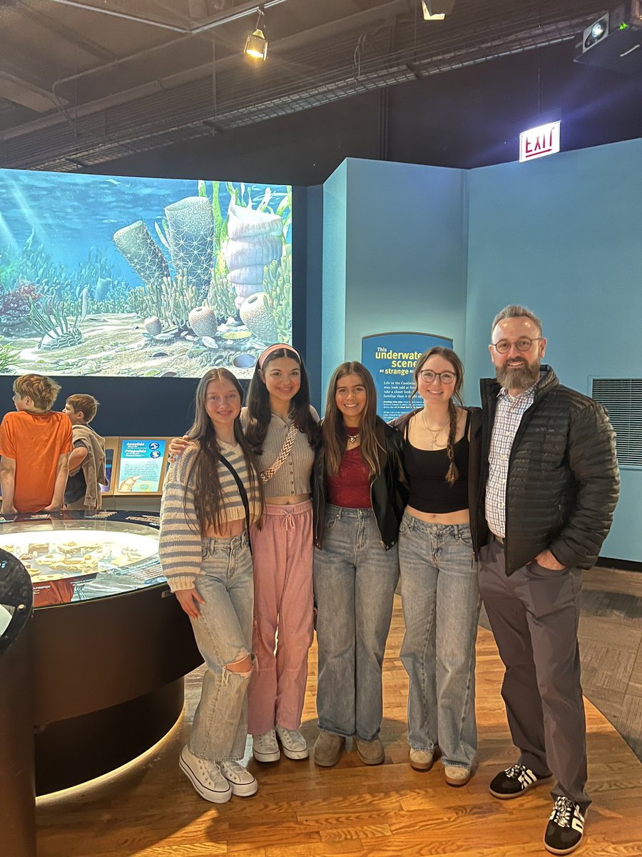 wcsBHSnp's tweet photo. Field museum! https://t.co/JYG5YQGnvR