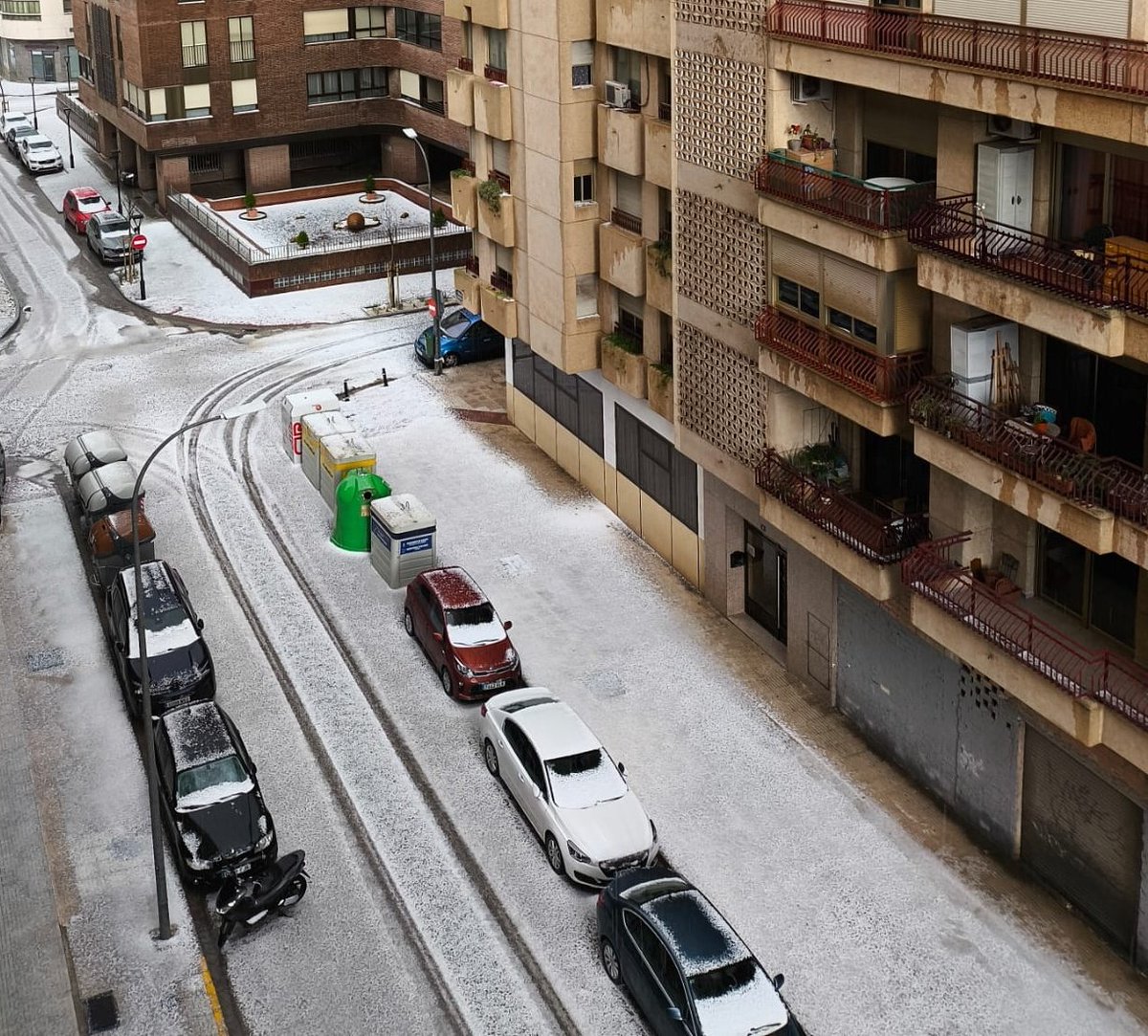PostureoAb's tweet photo. Brutal este año los de marketing de Horchatería Los Valencianos para promocionar la reapertura https://t.co/JHYSkmX25A