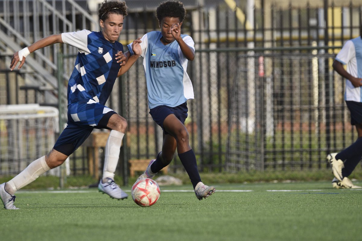 BahamasFootbal1's tweet photo. Senior Boys Final
Windsor School vs. St. Andrew’s Int’l
A solid matchup with strong moments from both teams.
Check out the recap photos! 📸⚽
#BAISS #SeniorBoys #RecapPhotos https://t.co/jDRaWU8Akm