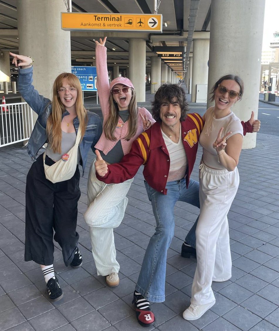 We have <a href="/remembermonday_/">REMEMBER MONDAY ☼☽ ✩</a> and <a href="/heyimgojo/">Go-Jo</a> in da house as well! Welcome to Amsterdam!🇳🇱🤩

#EurovisioninConcert #eurovision #songfestival #amsterdam