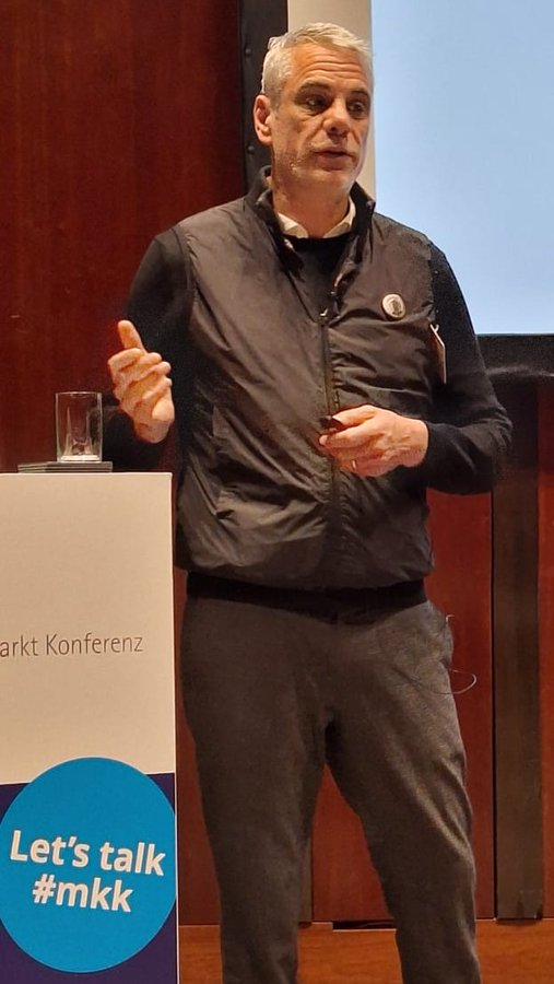 victorsalgado99's tweet image. Nun auf der #MKK: Dennis Lademann von Performance One stellt das Unternehmen vor. Zum Aktien-Snapshot: 4investors.de/aktien/perform… #aktien #performanceone