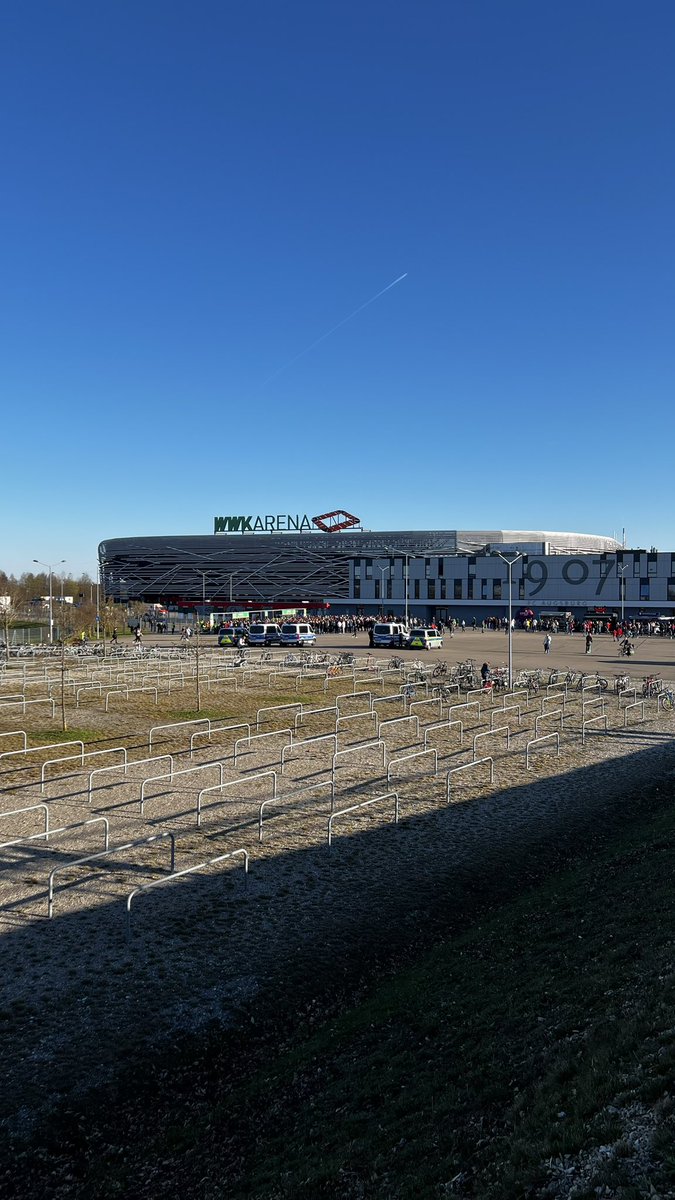 TicosBlock's tweet photo. Auf geht’s 💪🏼 #FCA #FCAFCB https://t.co/uqcnaV9phr