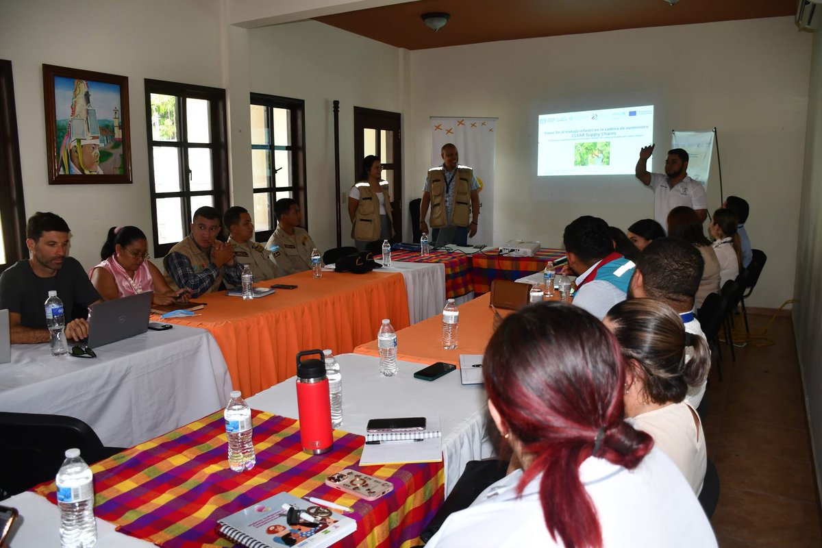 OIT_AmerCentral's tweet photo. Esta Semana en #Honduras | Representantes de @UEenHonduras visitaron el departamento de Gracias, Lempira, para observar de primera mano los avances del proyecto #ClearSupplyChains implementado por #OIT, @FAOHonduras @unicefhonduras y @ITCnews con el apoyo de la UE.
@ONUHonduras https://t.co/n916ye2Ihn