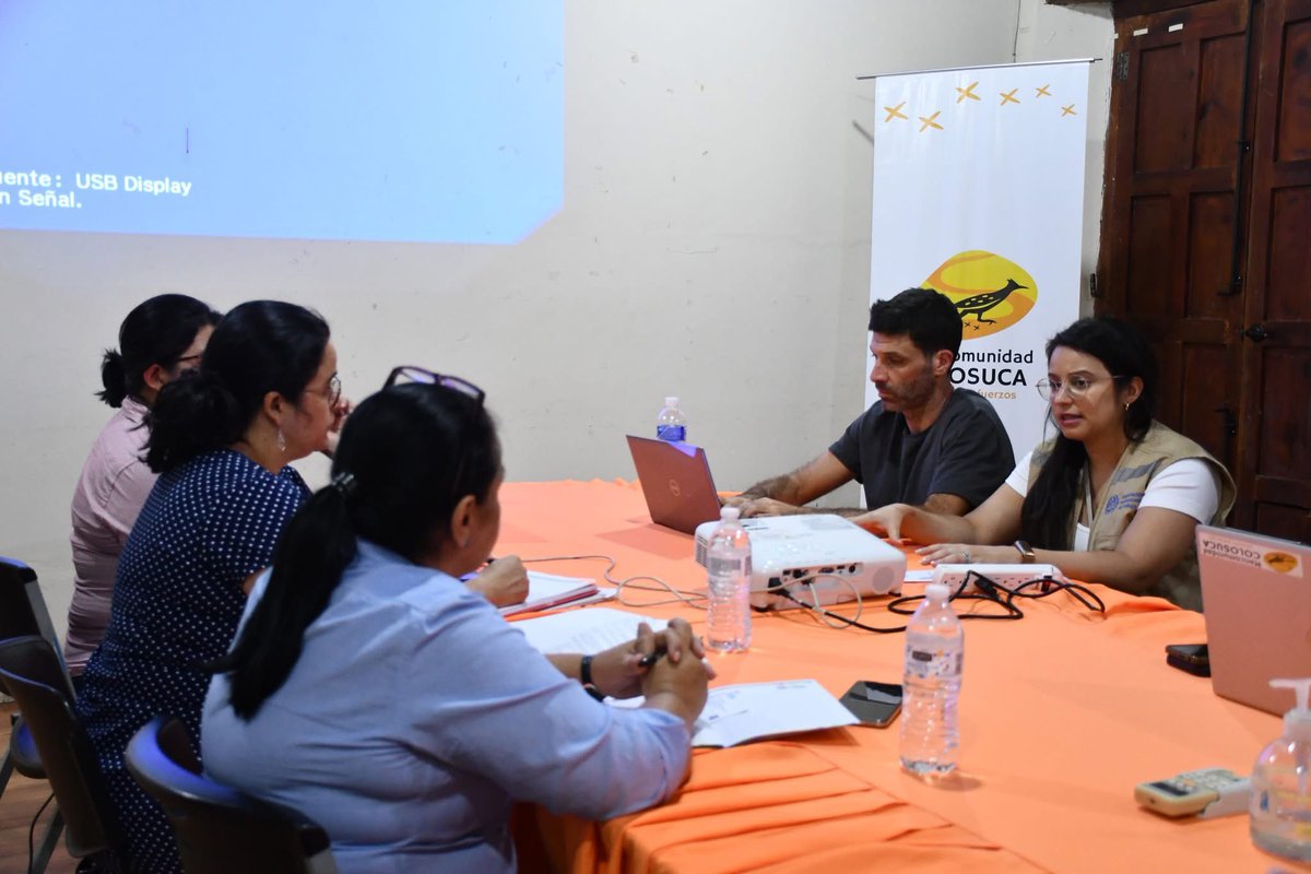 OIT_AmerCentral's tweet photo. Esta Semana en #Honduras | Representantes de @UEenHonduras visitaron el departamento de Gracias, Lempira, para observar de primera mano los avances del proyecto #ClearSupplyChains implementado por #OIT, @FAOHonduras @unicefhonduras y @ITCnews con el apoyo de la UE.
@ONUHonduras https://t.co/n916ye2Ihn
