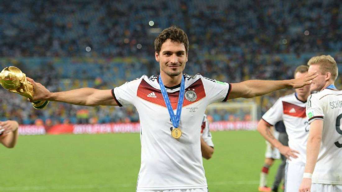 lolli_floo's tweet photo. Mach's gut Mats ❤️ ein Weltmeister verlässt die Bühne 🙏🏻
#hunmels #fcbayern https://t.co/Dtqi9LV5qW