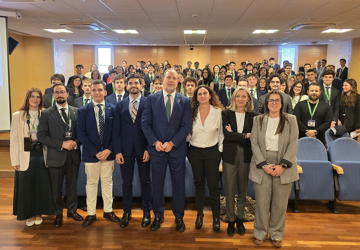 UNIVERSIDAD. El Torneo de Debate Académico de la <a href="/ujaen/">Universidad de Jaén</a> reúne a 22 equipos nacionales. Se desarrolla los días 4 y 5 de abril en torno a la pregunta ‘¿Debería España apoyar los conflictos bélicos?’. extrajaen.com/universidad/el…