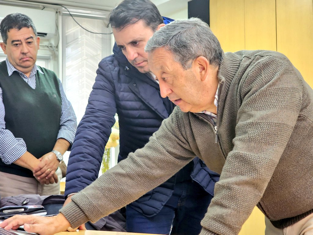 TadeoGZ's tweet image. Con el intendente de #Malargüe, Celso Jaque, hablamos del nuevo edificio destinado a nivel Inicial en el que está trabajando y distintos proyectos educativos que se realizan en el departamento.