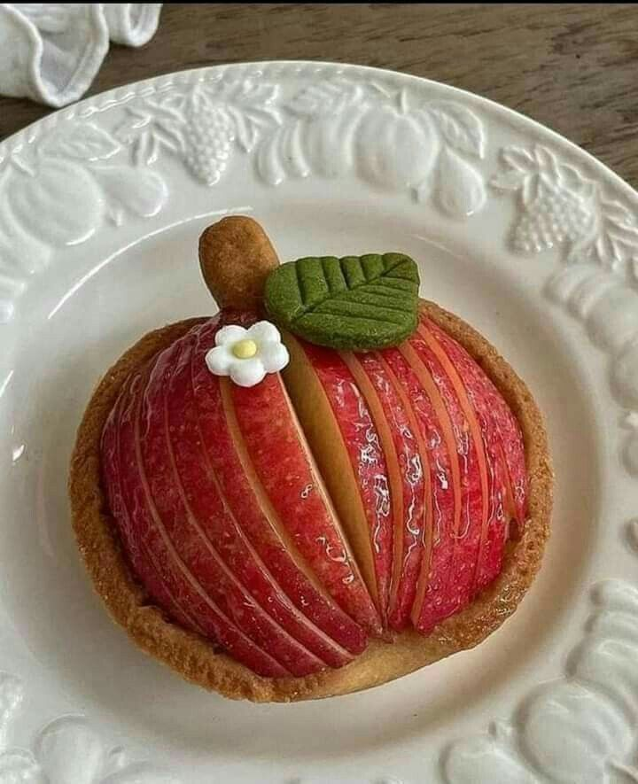 daily_dolce's tweet photo. Apple tarts https://t.co/tz5qC7SQgA