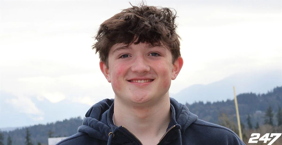 Snohomish (Wash.) Glacier Peak 2027 tight end Zach Albright had his first offer come in at Washington's Junior Day and he talked about that visit, his relationship with the Husky staff and more 247sports.com/college/washin…
