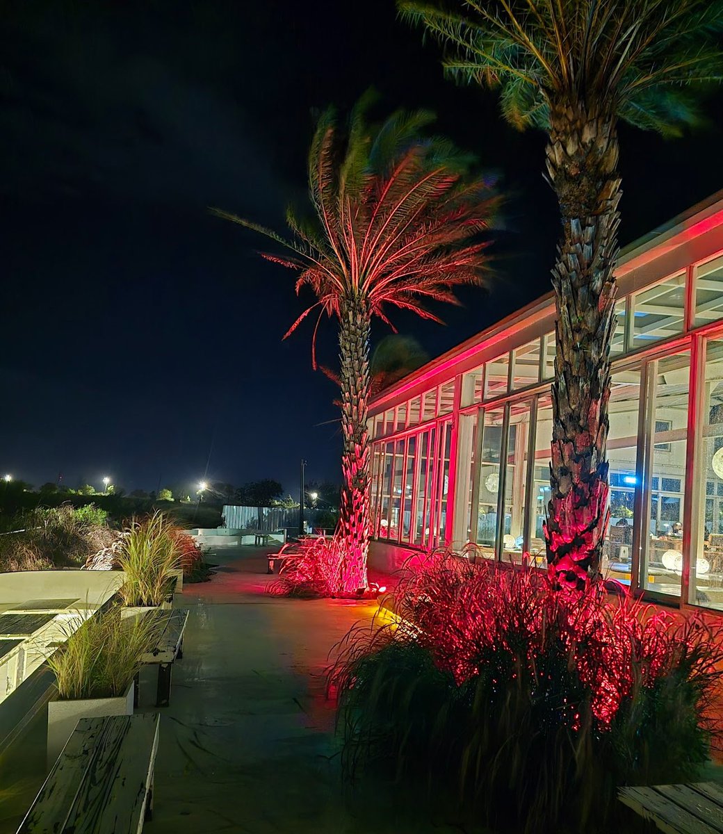 昨晚聊的太開心～都忘了拍照
還好有看到美麗的夜景
期待下一次的見面嘍<a href="/leoleo888888/">Taipei Y&M</a>