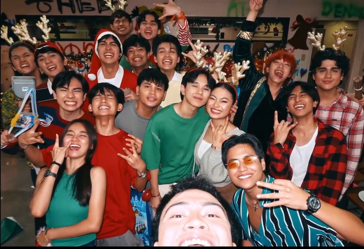 _frappeyyy's tweet photo. ANG MUTYA NG SECTION E,YOU ALWAYS HAVE SPECIAL PLACE IN MY HEART AND NEVER BE FORGOTTEN ♡ ♡ :) https://t.co/pjLBgvDC6b