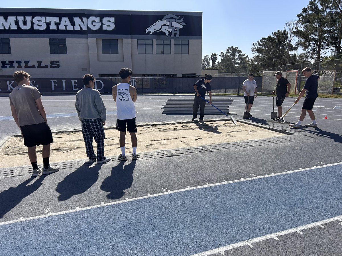 J.T. Ayers 🇺🇸 (@coachjtayers) on Twitter photo Head Football Coach <a href="/Nolan_Football/">Coach Mark Nolan</a> of <a href="/THHSAthletics/">Mustangs Athletics</a> making sure pits are level and ready.
Teaching excavation. Love it!
Takes a village! Head Football Coach <a href="/Nolan_Football/">Coach Mark Nolan</a> of <a href="/THHSAthletics/">Mustangs Athletics</a> making sure pits are level and ready.
Teaching excavation. Love it!
Takes a village!
