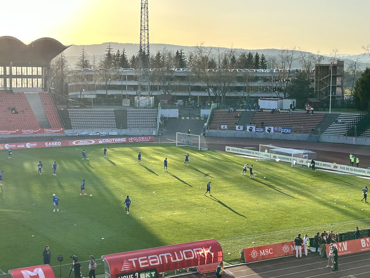 U Sporting in piazza … sottu a u sole e Annant’à l’onde di SCB RADIO in diretta a 7h50.