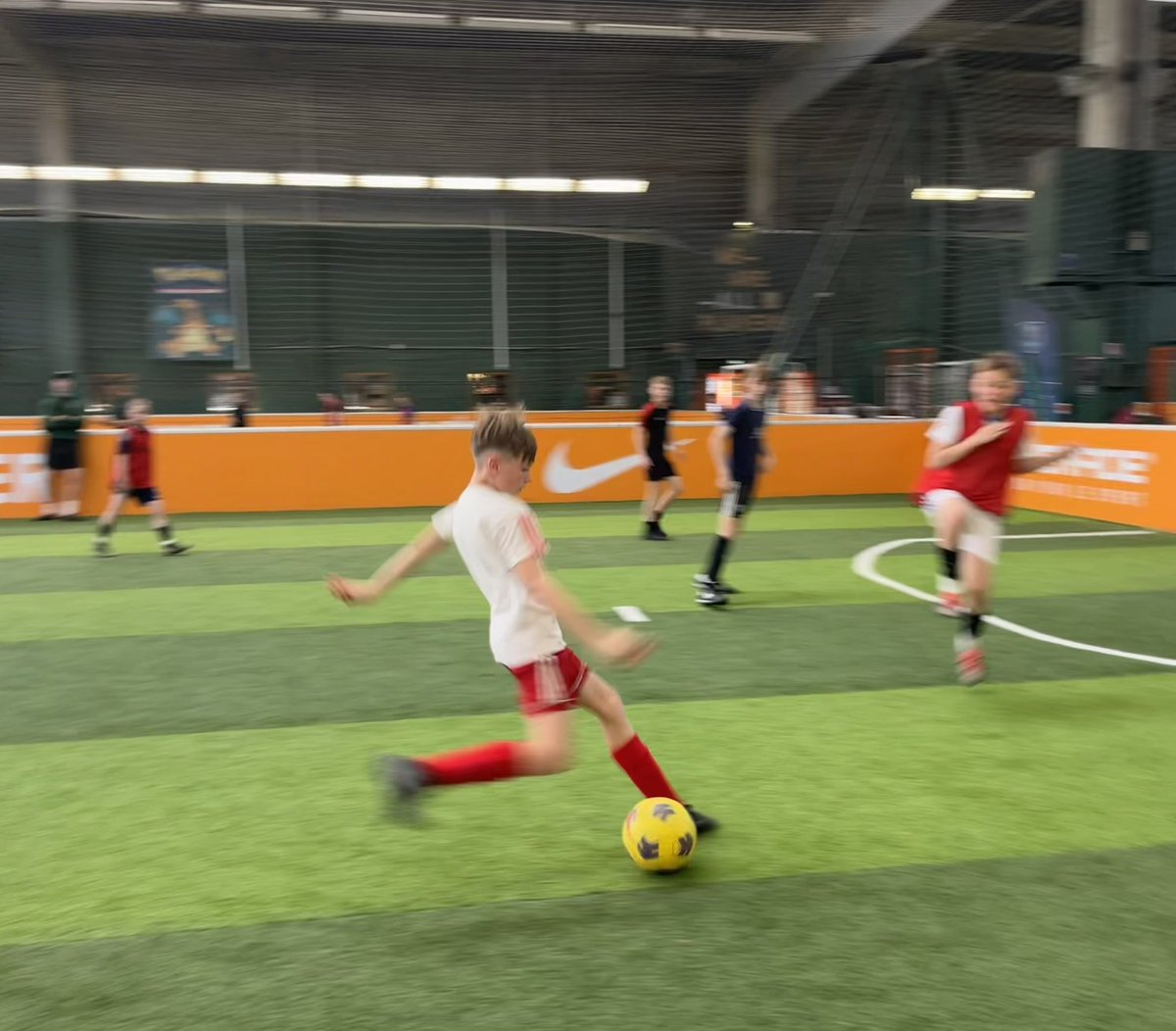 DRETsport's tweet image. 47 students have arrived in Paris and had their first training session at @UrbanSoccerFR . All are excited for a packed itinerary in the coming days 🇫🇷⚽️ #ParisFootballTour